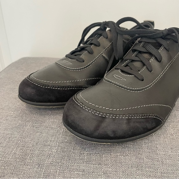 VIONIC Willa Leather Sneaker - Black Size 8.5 - Picture 6 of 10